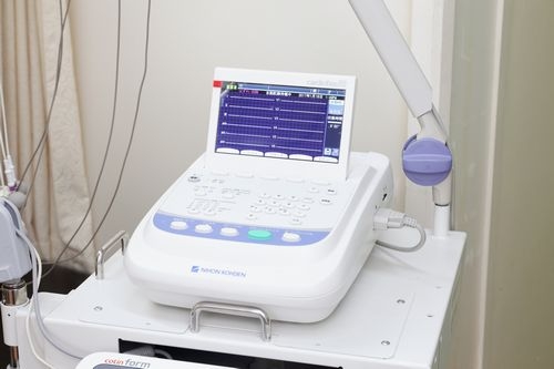 血圧脈波検査装置：CAVI（心臓足首血管指数）・ABI(足関節上腕血圧比)